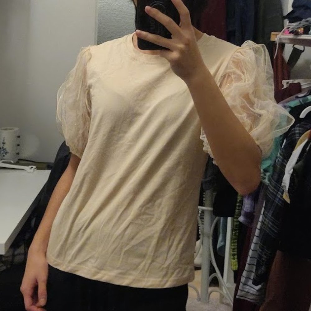 Love Look Peach T-Shirt with Tulle Ruffled Shoulders, Size S/M